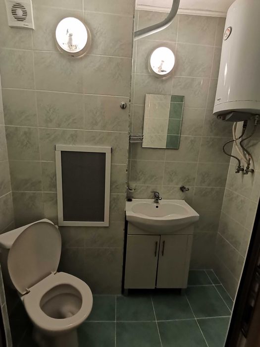 Дава се под наем Едностаен апартамент в Бургас, Изгрев - 52 кв.м за 204 € - Снимка #3