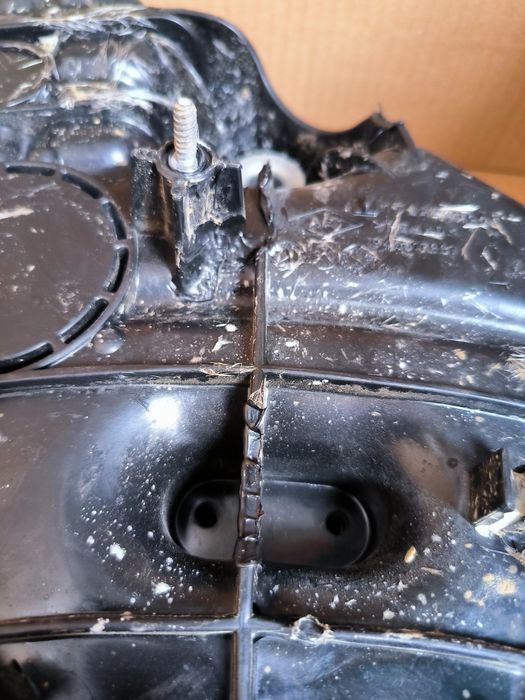 Rezervor pompă adblue Duster