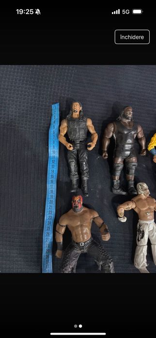 Figurine wrestling