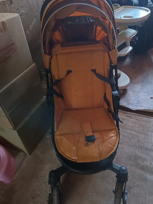 Коляска детская желтая