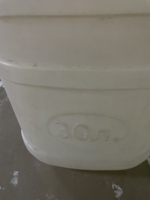 Продам бачок 30 л