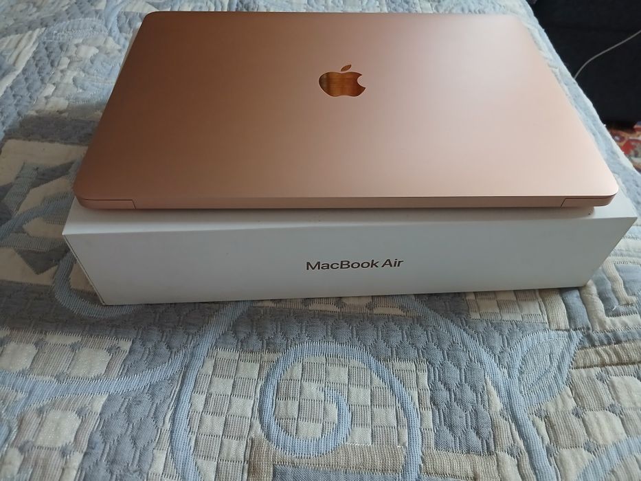 Продам MacBook Air