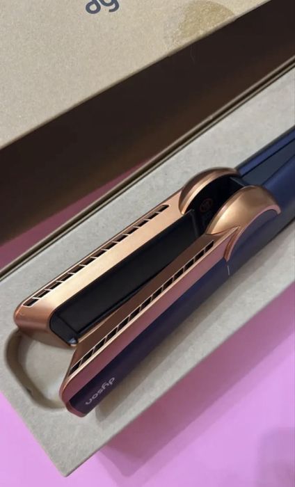 Продам Dyson airstrait