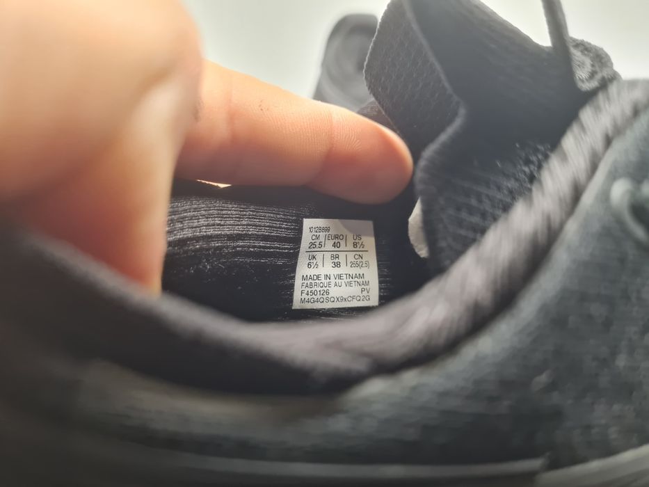 Маратонки Asics Gel-Nimbus 26

Чисто нови с кутия.

Размер 40 стелка 25.5 см.

Цена 75 евро.