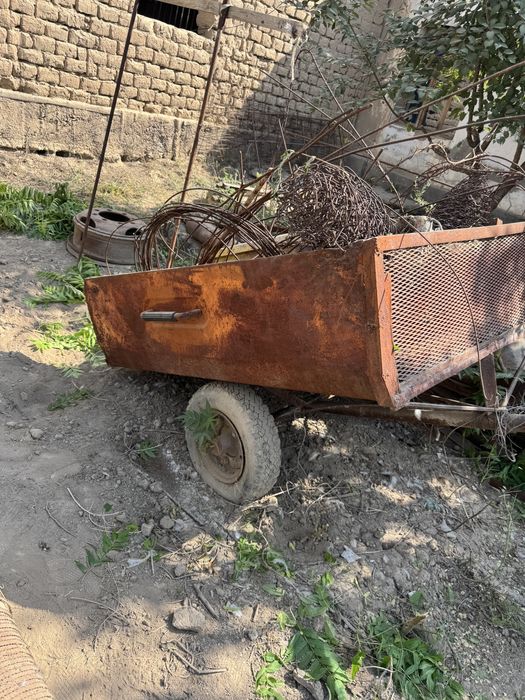 Прицеп в хорошем состоянии, долго стоит без дела