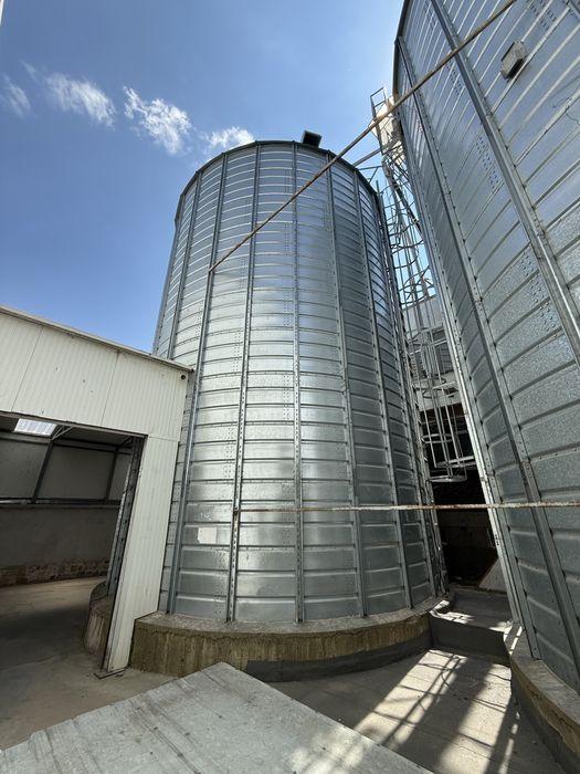 Спешно продавам силози за  земеделска продукция или фуражи