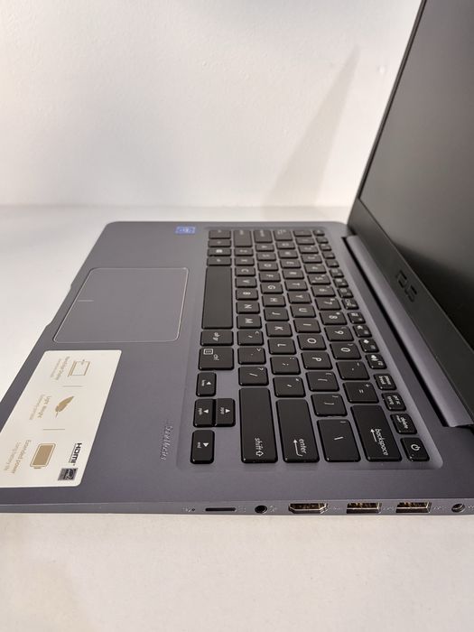 Laptop ASUS E406N