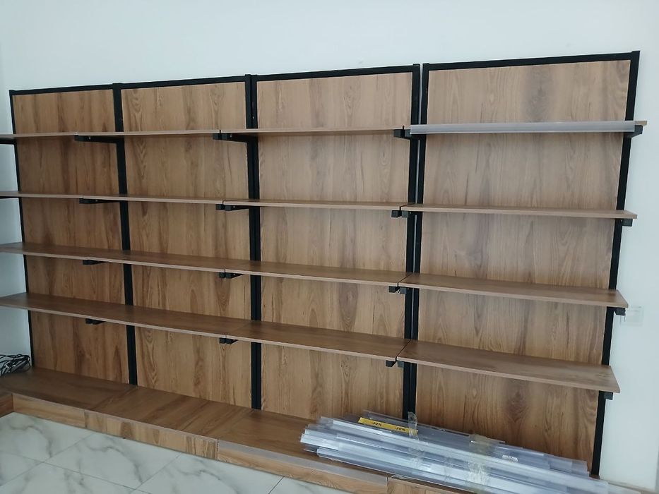 Sotiladi vtrina srochna