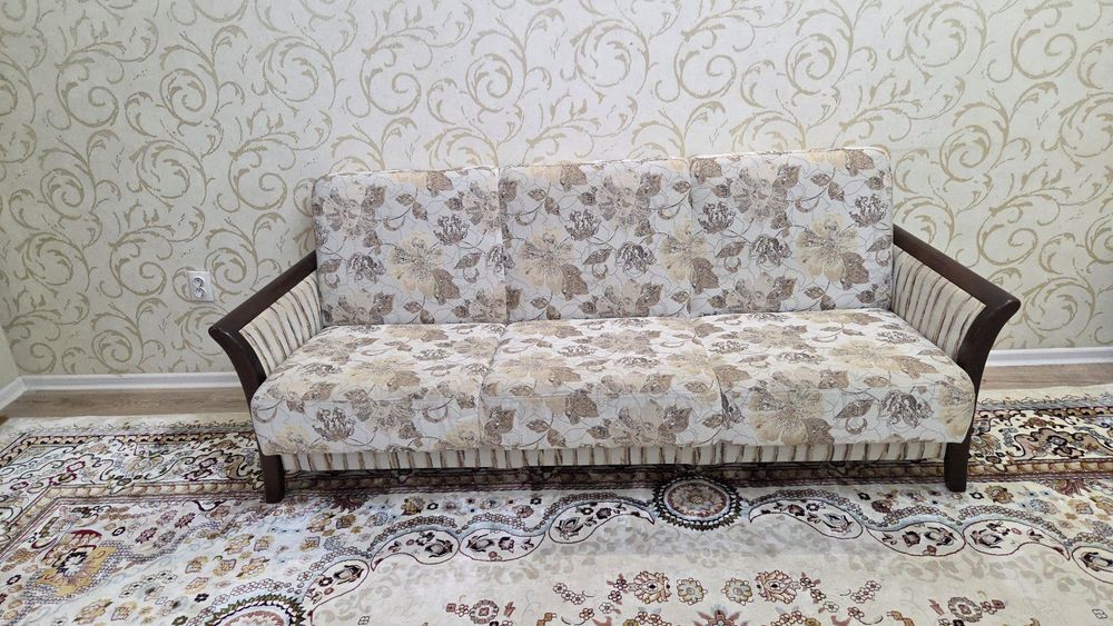 Продам диван в хорошем состоянии
