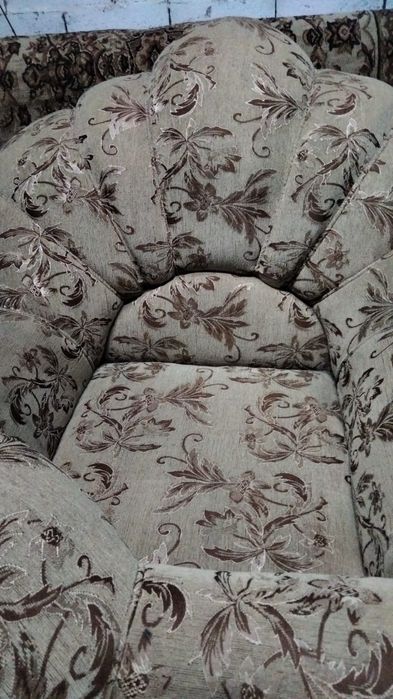 Кресла срочно продам