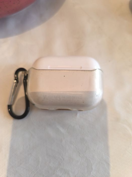 Продам Кейс Apple AirPods Pro