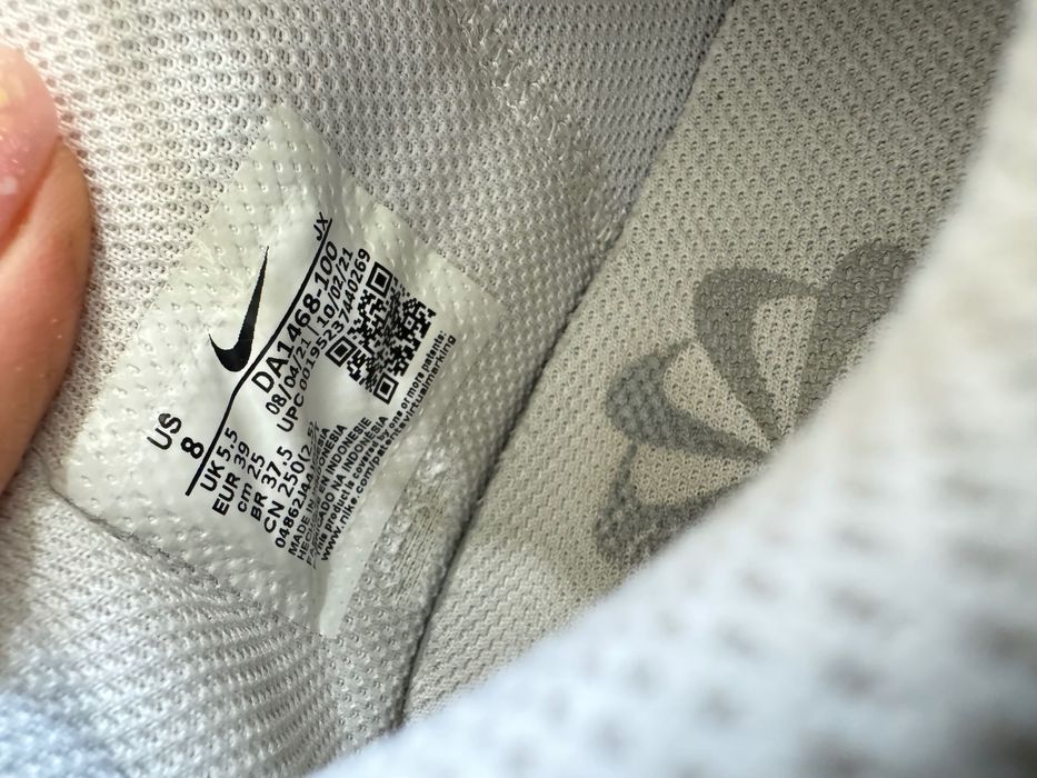 Маратонки Nike 39 номер