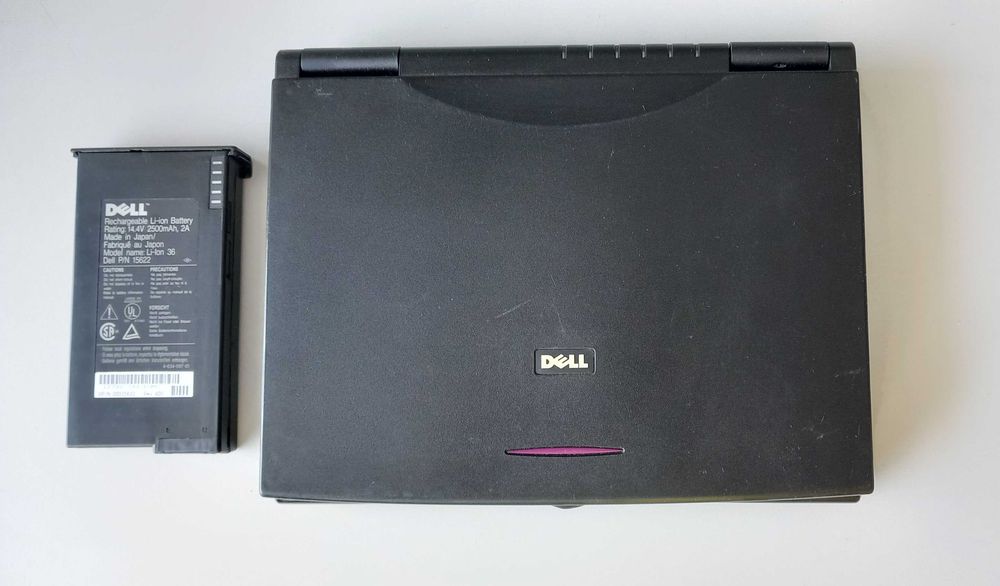 Продавам лалптоп Dell Latitude XPI
