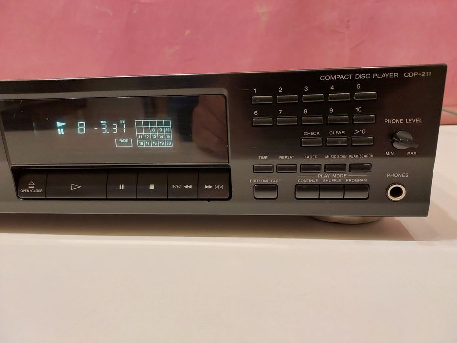 CD-Player Sony CDP-211. Made in France. Perfect funcțional.