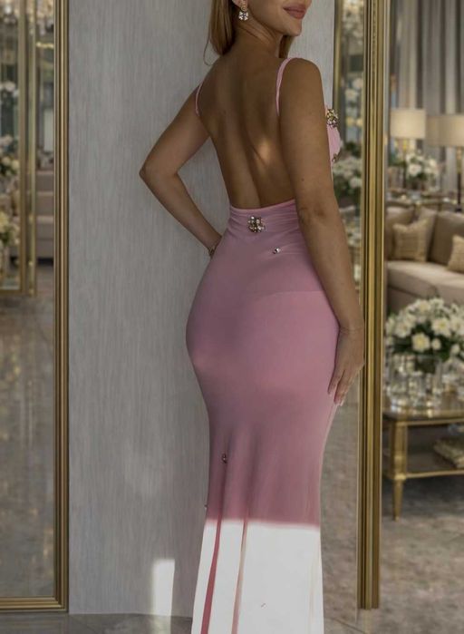 розова рокля по тялото  камъни по поръчка ръчно шита с презрамки дълга