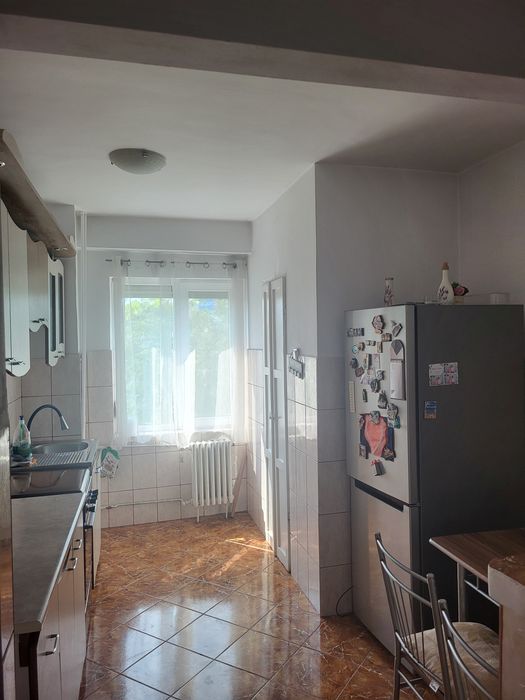 Dau in chirie apartament cu 2 camere