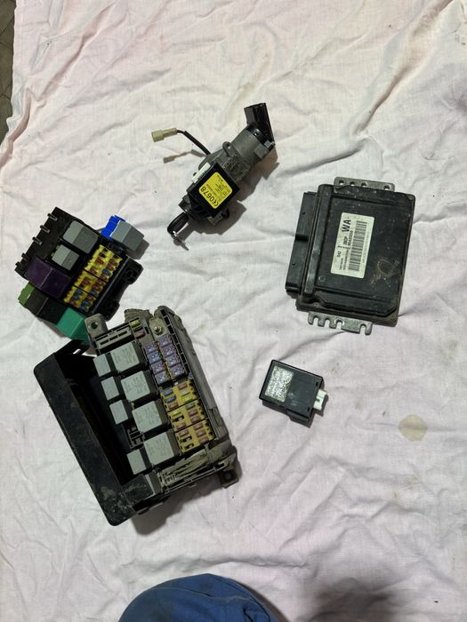 Kit pornire chevrolet aveo 2003-2008 ecu contact panouri rele 96435559