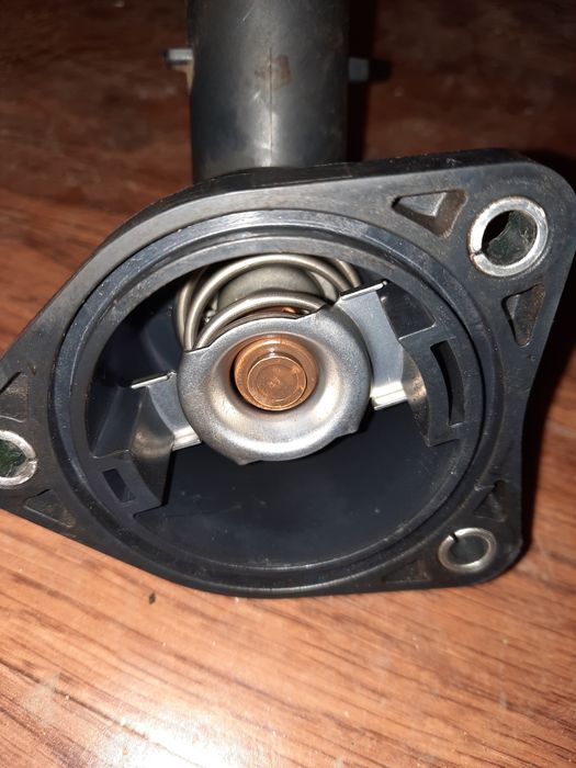 Тойота приус 2012