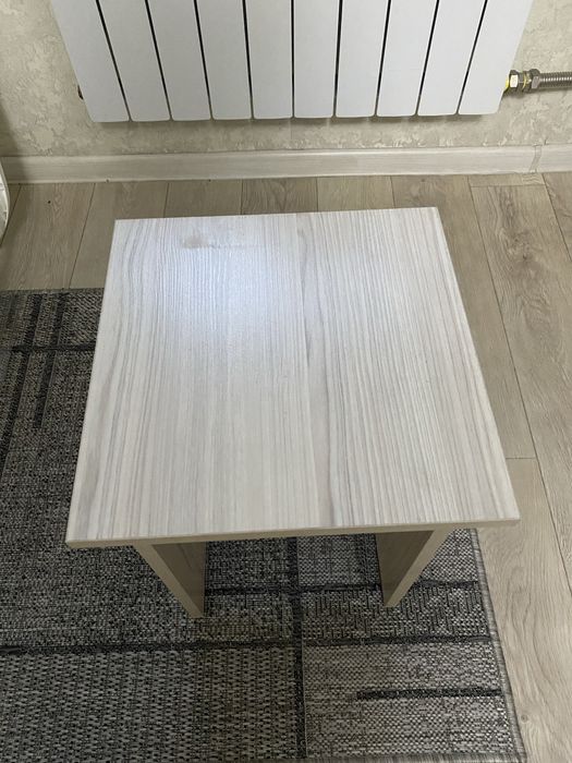 Табуретки 4 шт новые