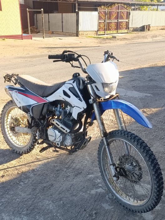 Эндуро 250 куб тяга мощный