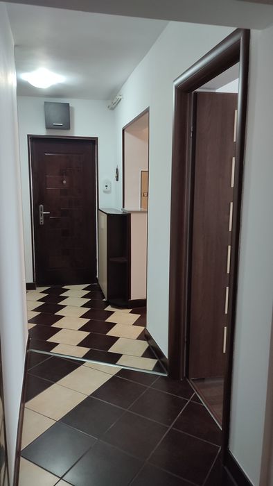 De  închiriat, apartament 2 camere.