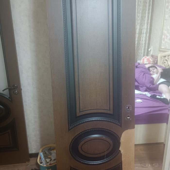 Отдам на дрова две двери