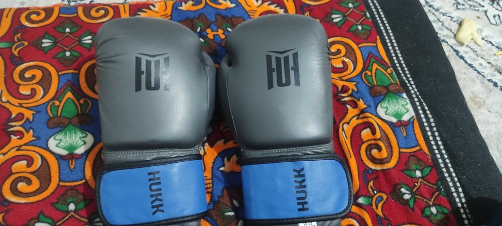 Боксёрские перчатки