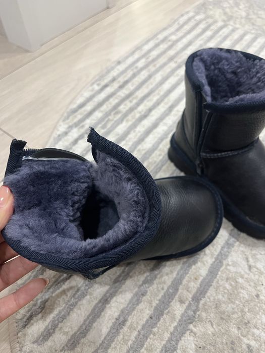 Продам обувь детскую