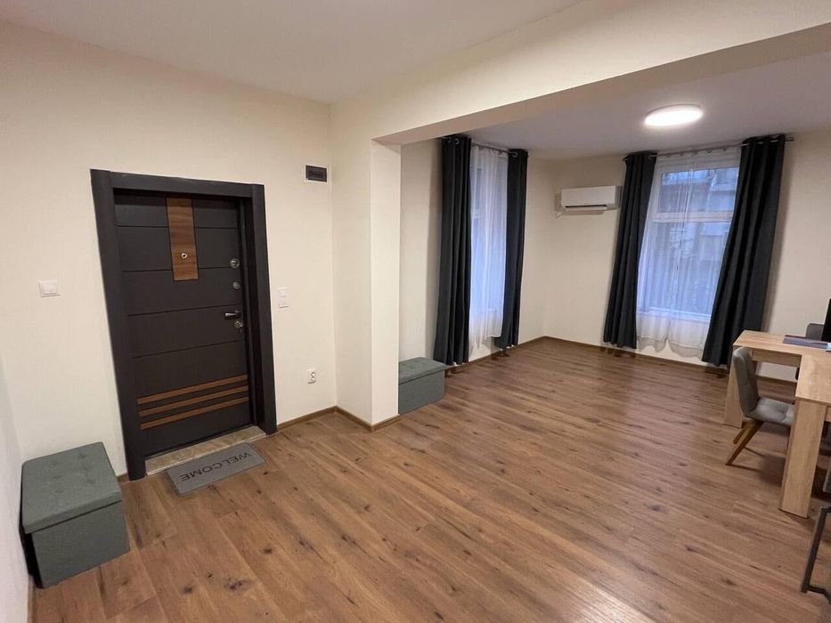 Продава се Двустаен апартамент в Бургас, Център - 117 кв.м за 1795 €/кв.м - Снимка #12