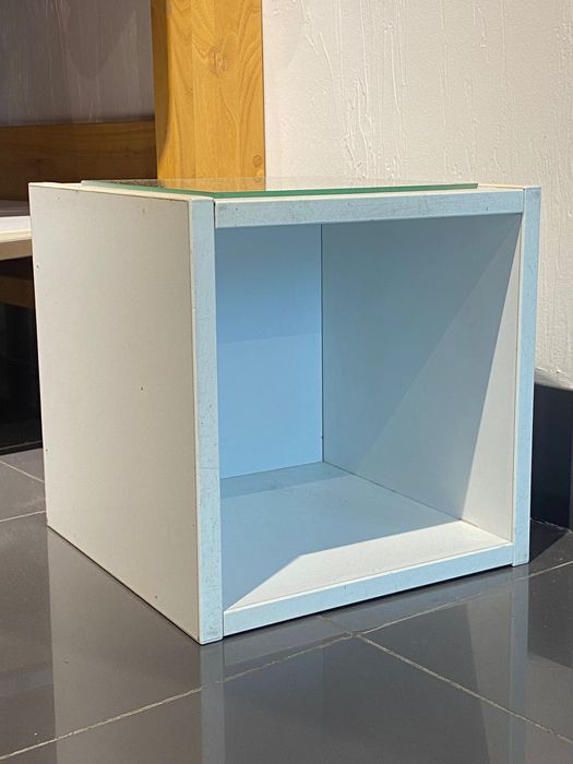 Демонстрационные тумбы