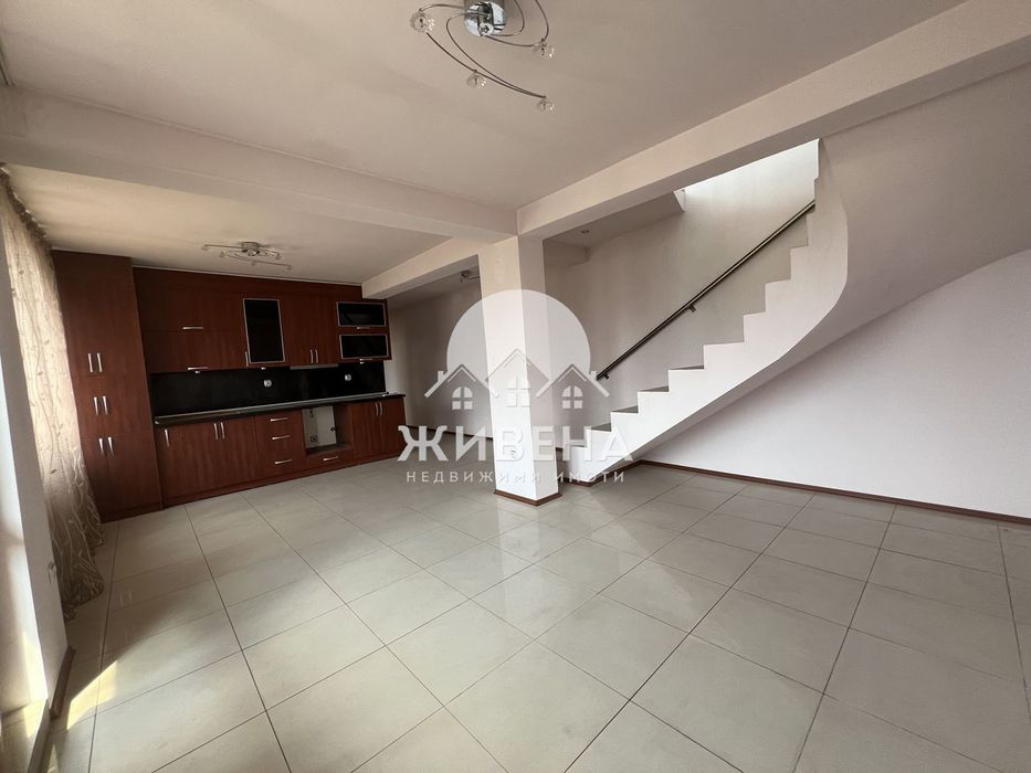 Продавам 4-стаен мезонет до Фулмакс център, площ 145 кв.м