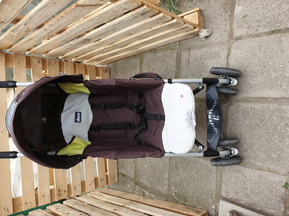 Продавам количка CHICCO