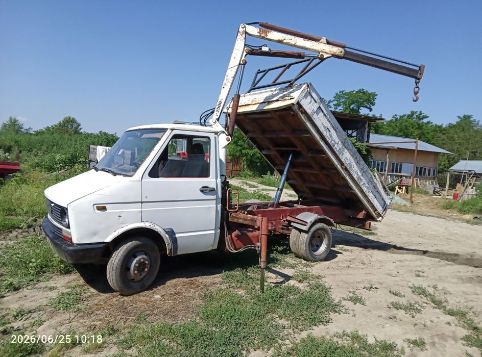 Iveco 35-8 basculabil + macara