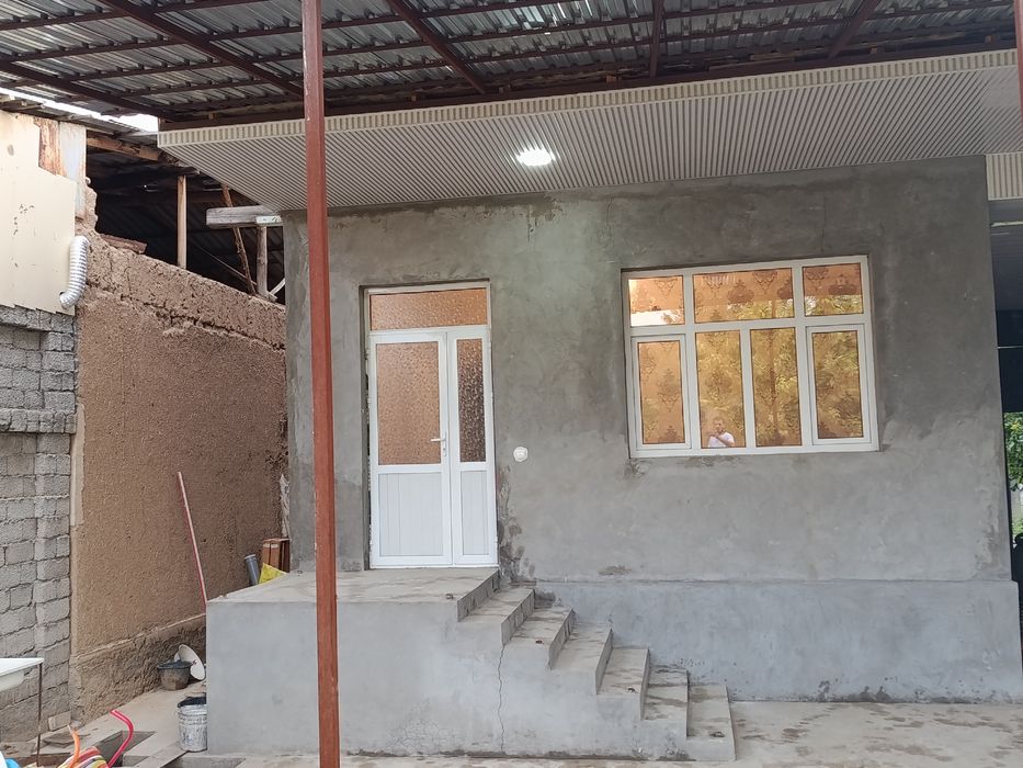 Uy sotiladi 2.4 sotix