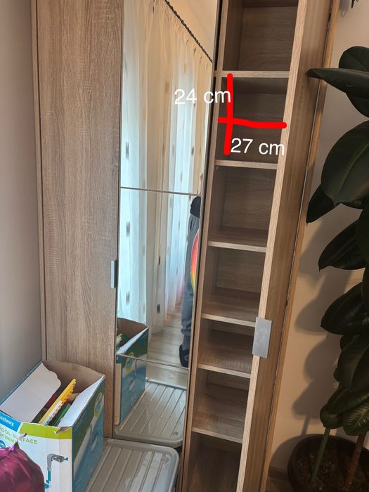 Dulap haine 3 uși cu oglindă – stare foarte bună