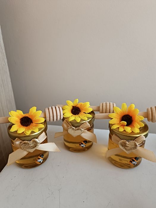 Подаръчета за гости бурканчета с мед