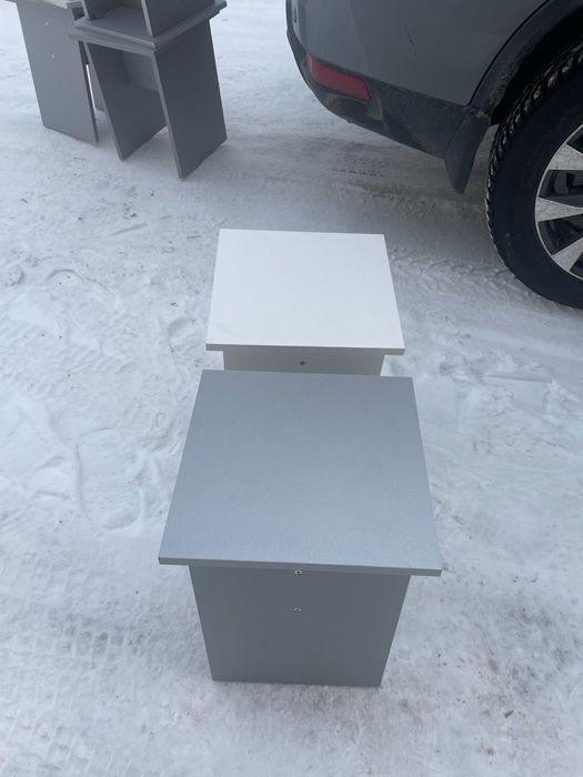 Табуретки новые белые, серые