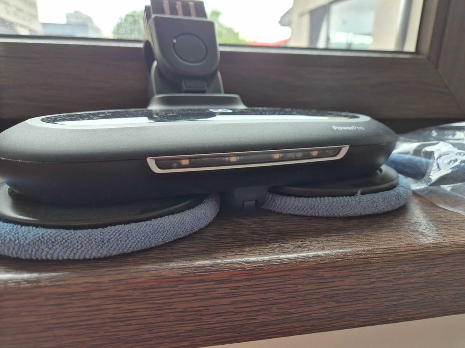 Electrolux NOU Perie Turbo multisuprafete & PowerPro Mop cu lumina LED