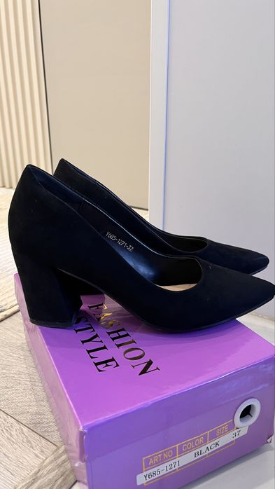 Замшевые туфли б/у