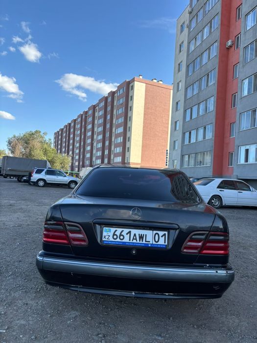 Продам мерс 210 е320