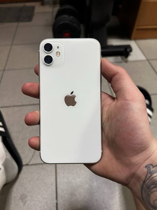 Айфон 11 продам