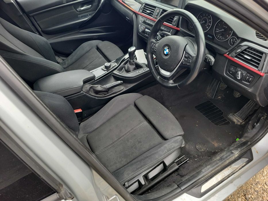Tragar,calandru bmw f30 Piese Dezmembrez Dezmembrari BMW F30