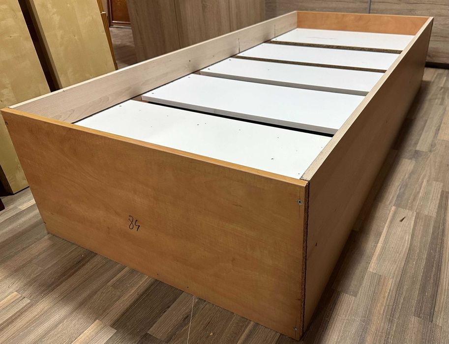 Paturi SH pe comandă – solide, ieftine, pentru muncitori sau acasă