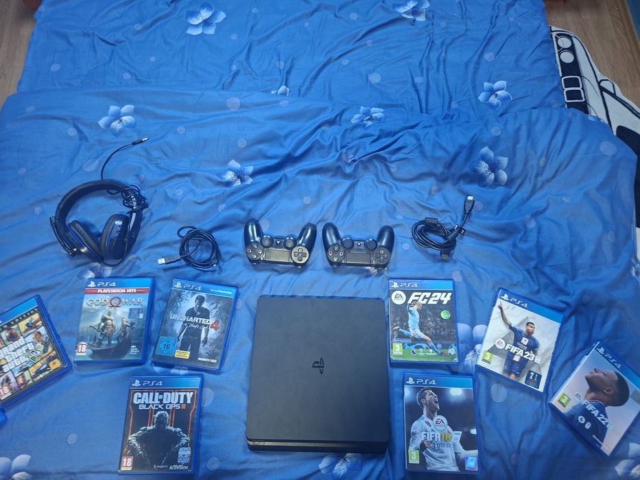 Playstation 4 slim