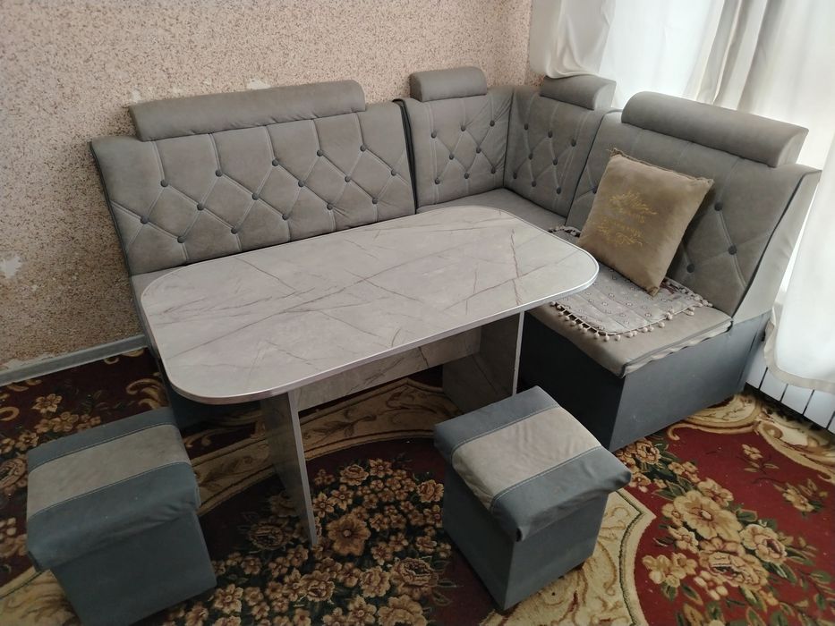 Кухенни угалок срочни сотилади