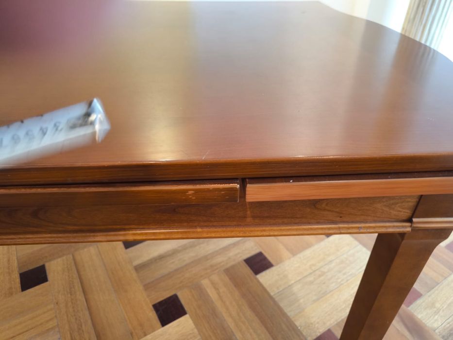 Продам большой кухонный стол