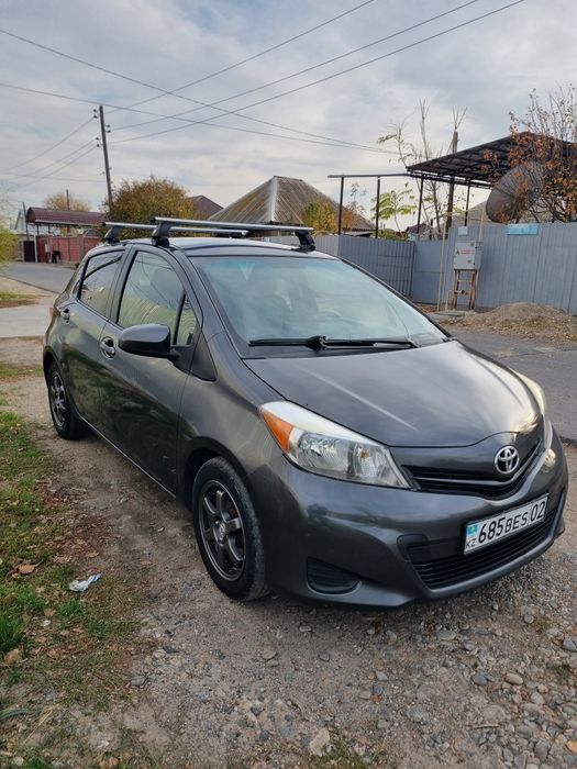 Продам таёта ярис 2012