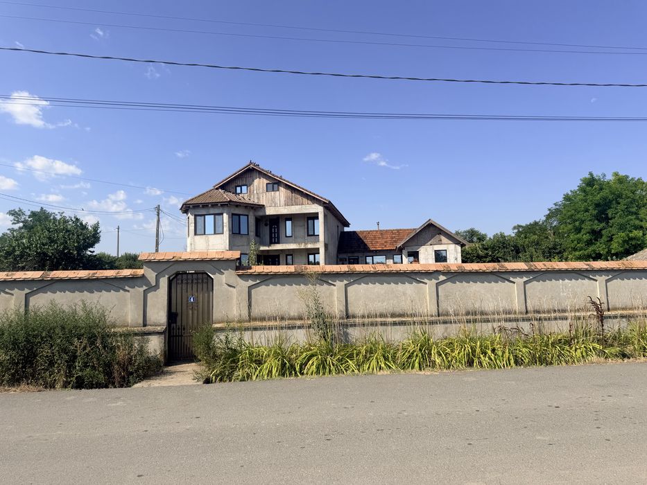 Casa Spatioasa de Vanzare P+1 in Casicea