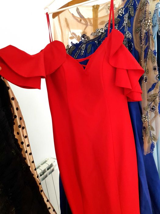 Официални рокли дълги и къси