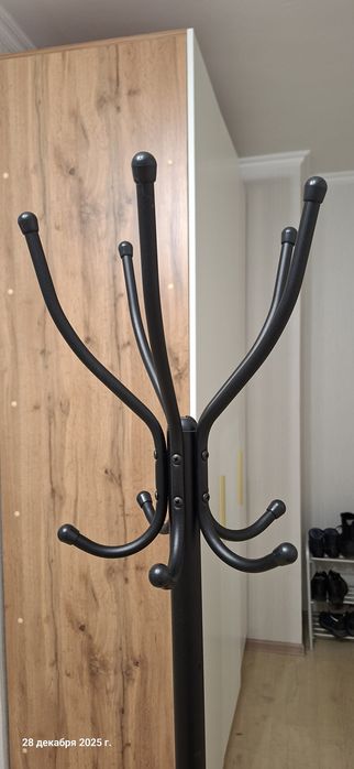 Напольная вешалка